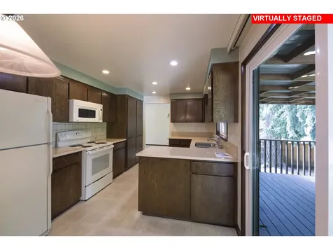 2883 SE Spruce Street Hillsboro OR 97123