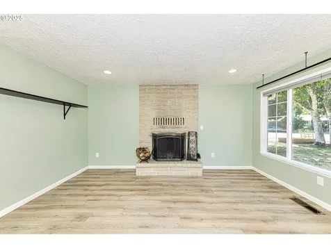 518 NE 40th Avenue Hillsboro OR 97124