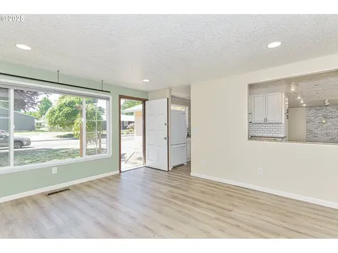 518 NE 40th Avenue Hillsboro OR 97124
