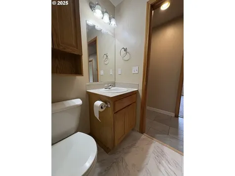986 Arthur Avenue Cottage Grove OR 97424