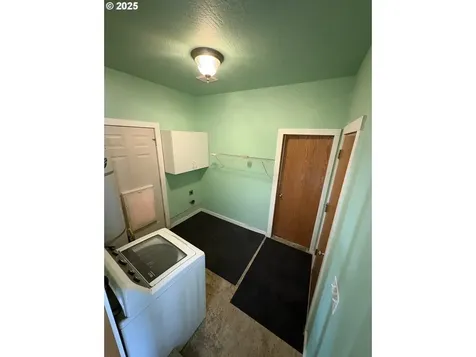 986 Arthur Avenue Cottage Grove OR 97424