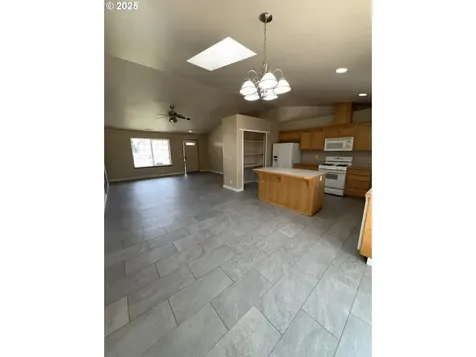 986 Arthur Avenue Cottage Grove OR 97424