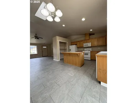 986 Arthur Avenue Cottage Grove OR 97424