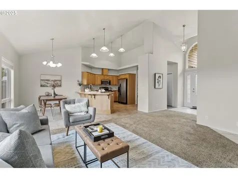 1656 Iron Horse Road Eugene OR 97402