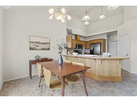 1656 Iron Horse Road Eugene OR 97402