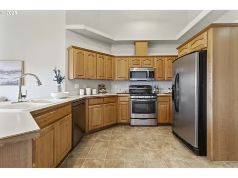 1656 Iron Horse Road Eugene OR 97402