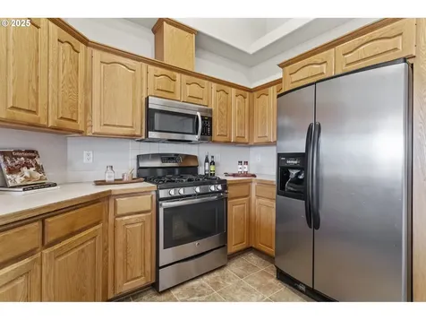 1656 Iron Horse Road Eugene OR 97402