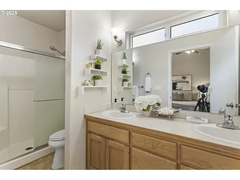 1656 Iron Horse Road Eugene OR 97402