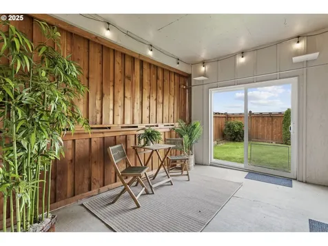 1656 Iron Horse Road Eugene OR 97402