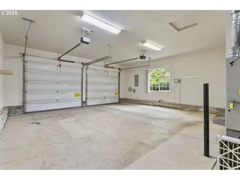 1656 Iron Horse Road Eugene OR 97402