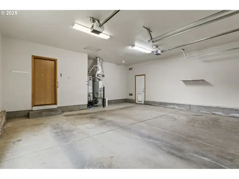 1656 Iron Horse Road Eugene OR 97402