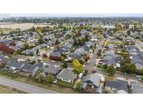 1656 Iron Horse Road Eugene OR 97402