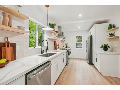 6205 NE Garfield Avenue Portland OR 97211