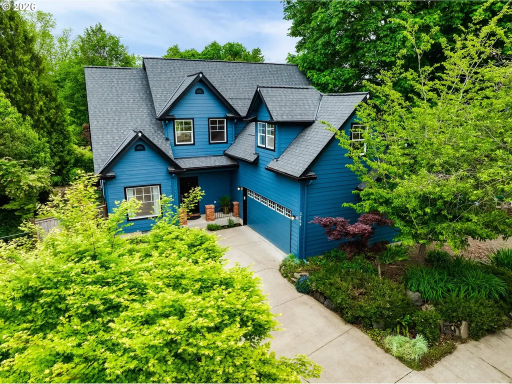 3769 Julia Loop Eugene OR 97404