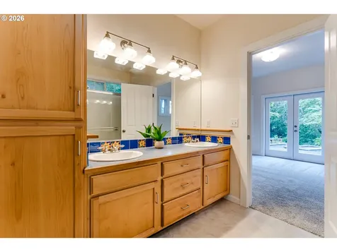 3769 Julia Loop Eugene OR 97404