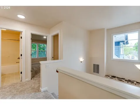 3769 Julia Loop Eugene OR 97404