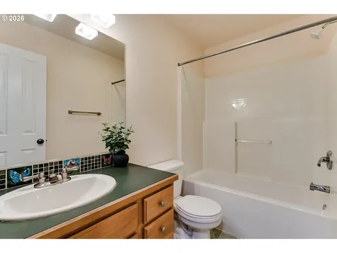 3769 Julia Loop Eugene OR 97404