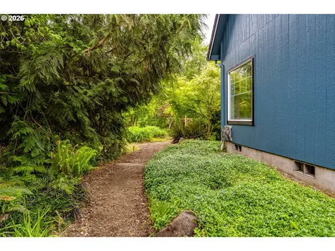 3769 Julia Loop Eugene OR 97404