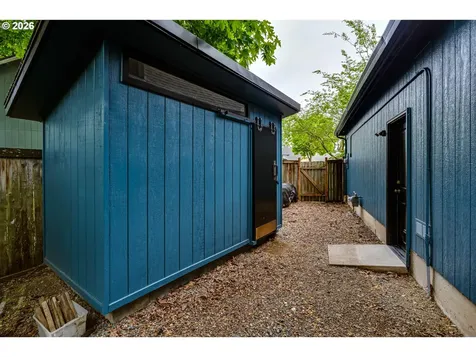 3769 Julia Loop Eugene OR 97404