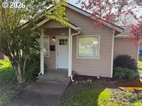1216 N 1st Avenue Kelso WA 98626