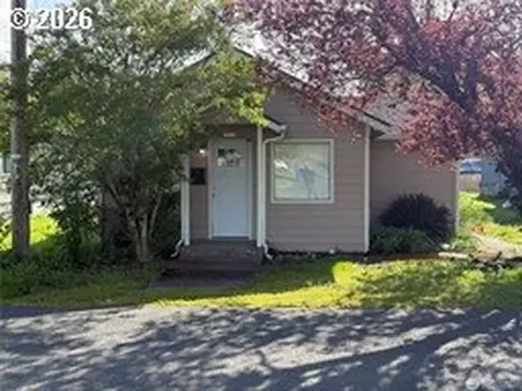 1216 N 1st Avenue Kelso WA 98626