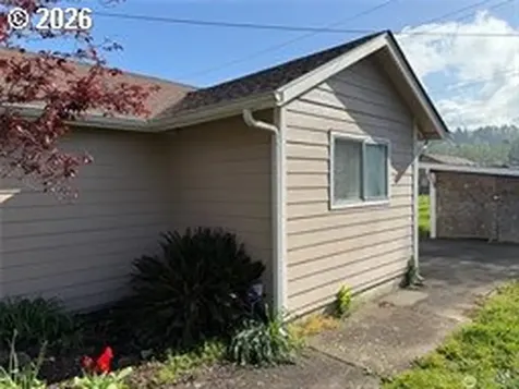 1216 N 1st Avenue Kelso WA 98626
