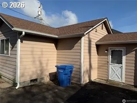 1216 N 1st Avenue Kelso WA 98626
