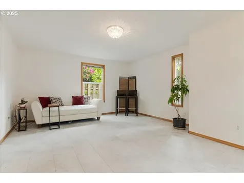 3011 SE 81st Avenue Portland OR 97206