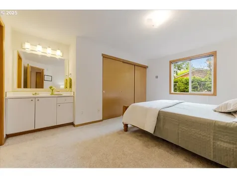 3011 SE 81st Avenue Portland OR 97206
