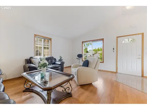 3011 SE 81st Avenue Portland OR 97206