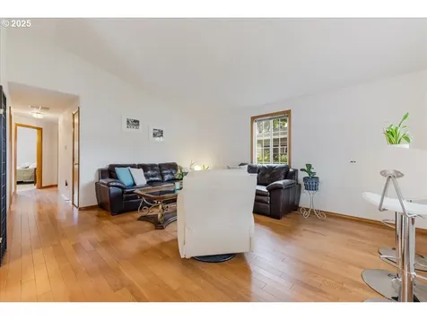 3011 SE 81st Avenue Portland OR 97206