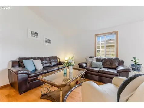 3011 SE 81st Avenue Portland OR 97206