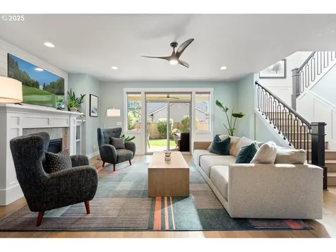 2113 Willamette Falls Drive West Linn OR 97068