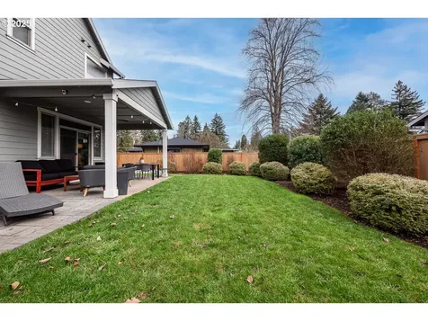 2113 Willamette Falls Drive West Linn OR 97068