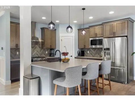 2113 Willamette Falls Drive West Linn OR 97068