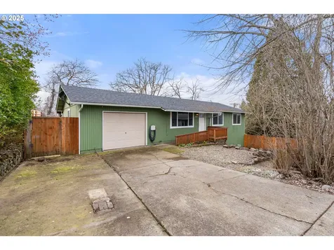 402 Rodale Drive Eagle Point OR 97524