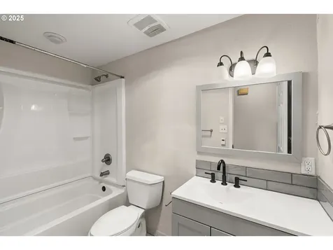 402 Rodale Drive Eagle Point OR 97524