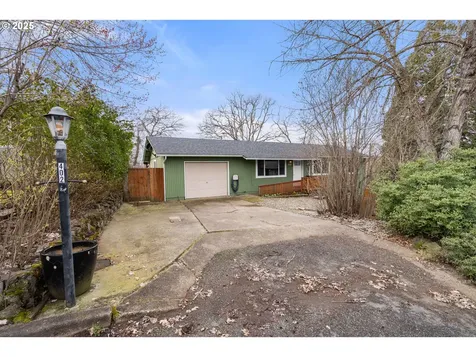 402 Rodale Drive Eagle Point OR 97524