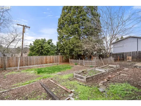 402 Rodale Drive Eagle Point OR 97524