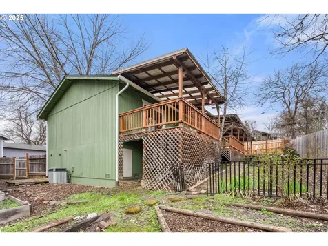 402 Rodale Drive Eagle Point OR 97524