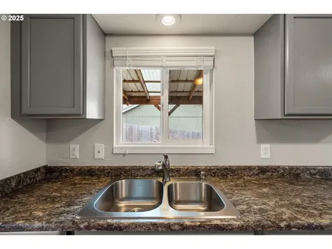 402 Rodale Drive Eagle Point OR 97524