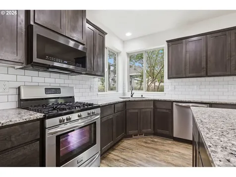 12609 NE 105th Way Vancouver WA 98682