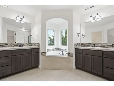 12609 NE 105th Way Vancouver WA 98682