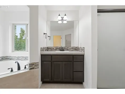 12609 NE 105th Way Vancouver WA 98682
