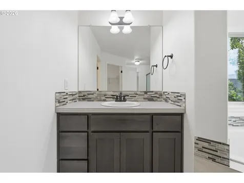 12609 NE 105th Way Vancouver WA 98682