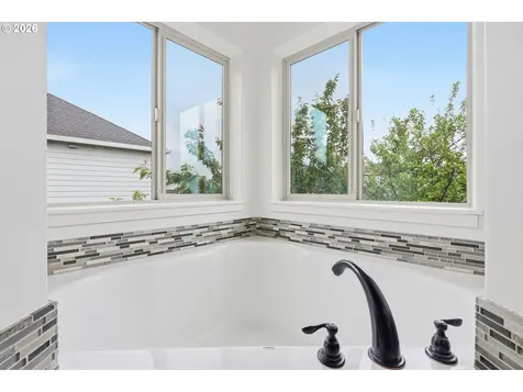 12609 NE 105th Way Vancouver WA 98682