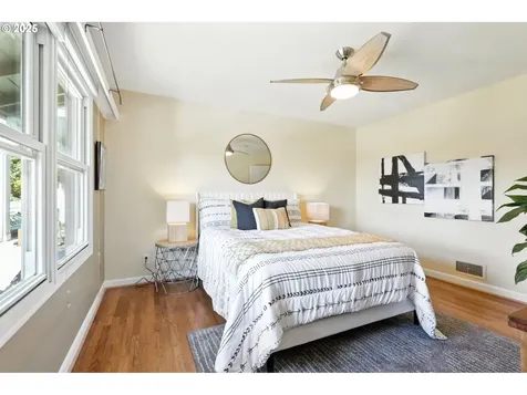 7149 SW 3rd Avenue Portland OR 97219
