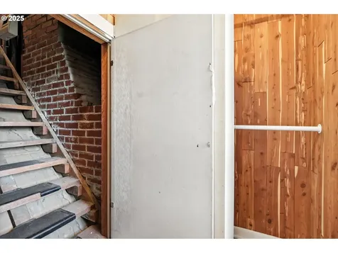 7149 SW 3rd Avenue Portland OR 97219