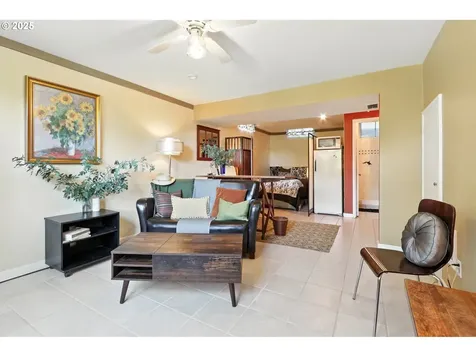 7149 SW 3rd Avenue Portland OR 97219