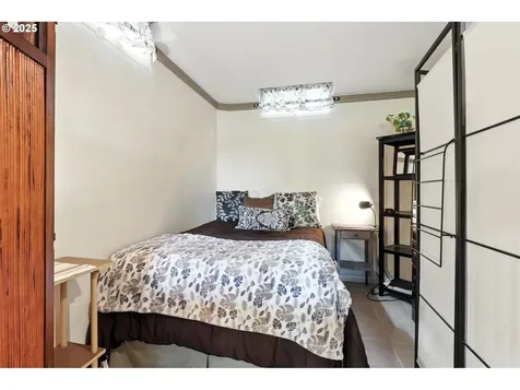 7149 SW 3rd Avenue Portland OR 97219